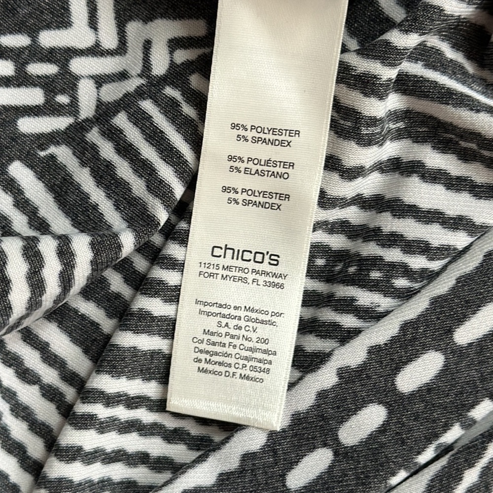 Chicos skirt size 0 or size small black and white patterned - Picture 6 of 9